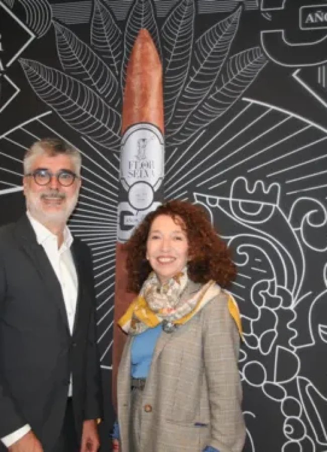 cigare-et-compagnie-video-cigare-organisation-soiree-cigare-debutant-aficionado-initiation-signature-flor-de-selva-30-anos-3