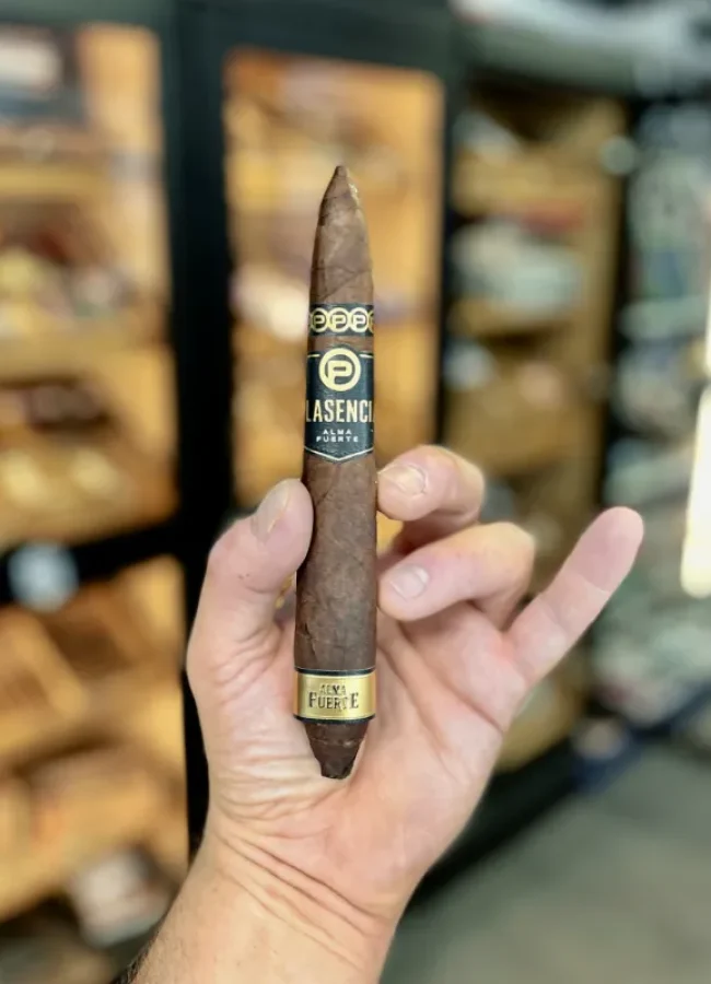 cigare-et-compagnie-video-cigare-sommelier-cigare-soiree-cigares-partenaires-candidat-10